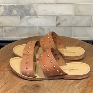 Nicole Vasari  Elegant Tan Leather Studded Sandals Made In Italy